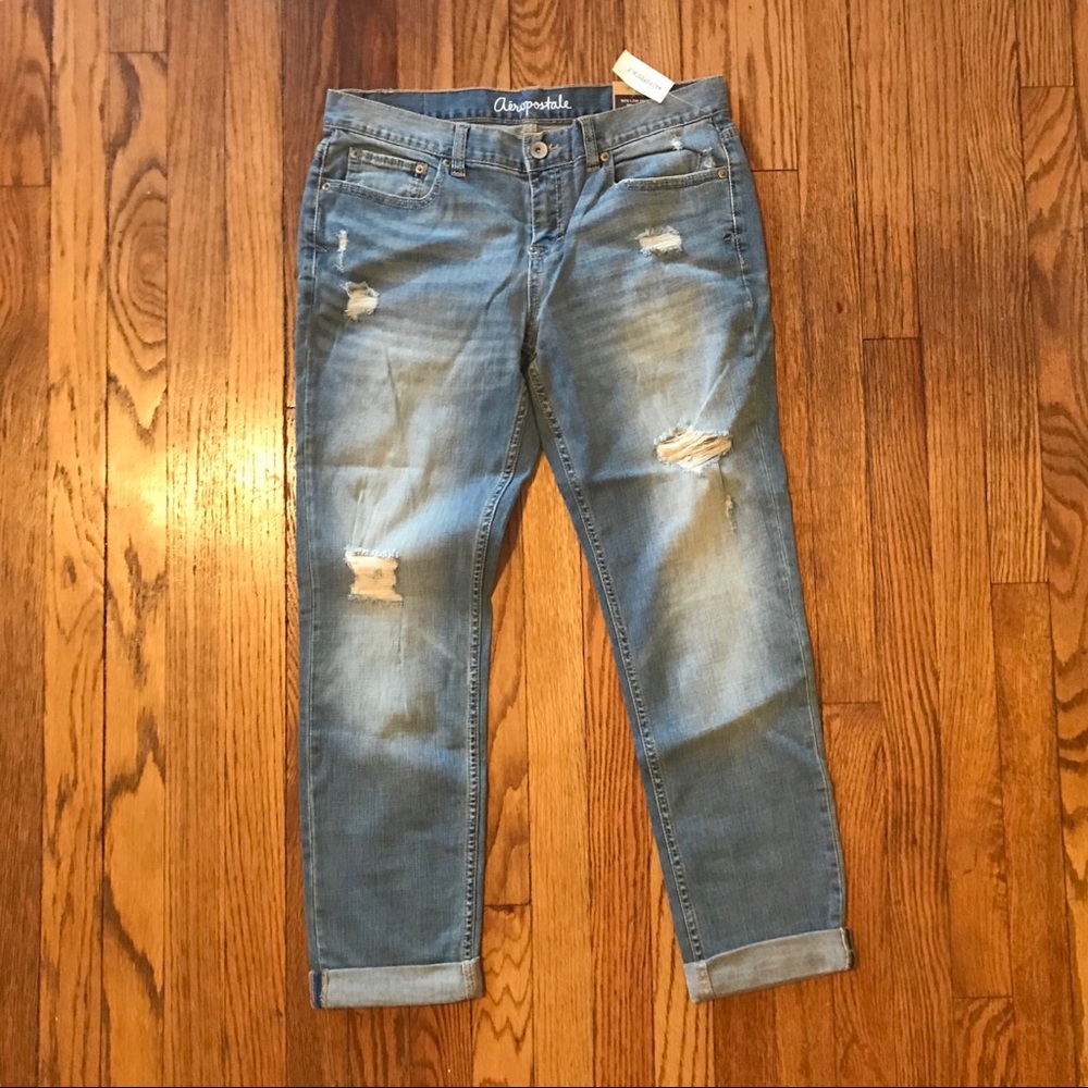 Aeropostale Size 8 Boyfriend light wash crop jeans